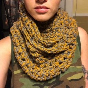 Crocheted Infinity Scarf. DIY homemade.
